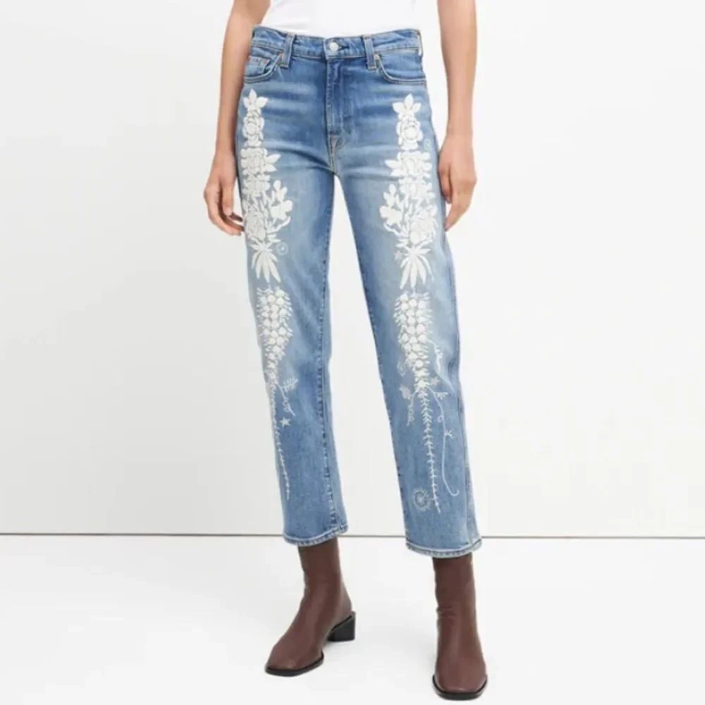 7 for All Mankind Easy Slim with Floral Embroidery Jeans Size 27